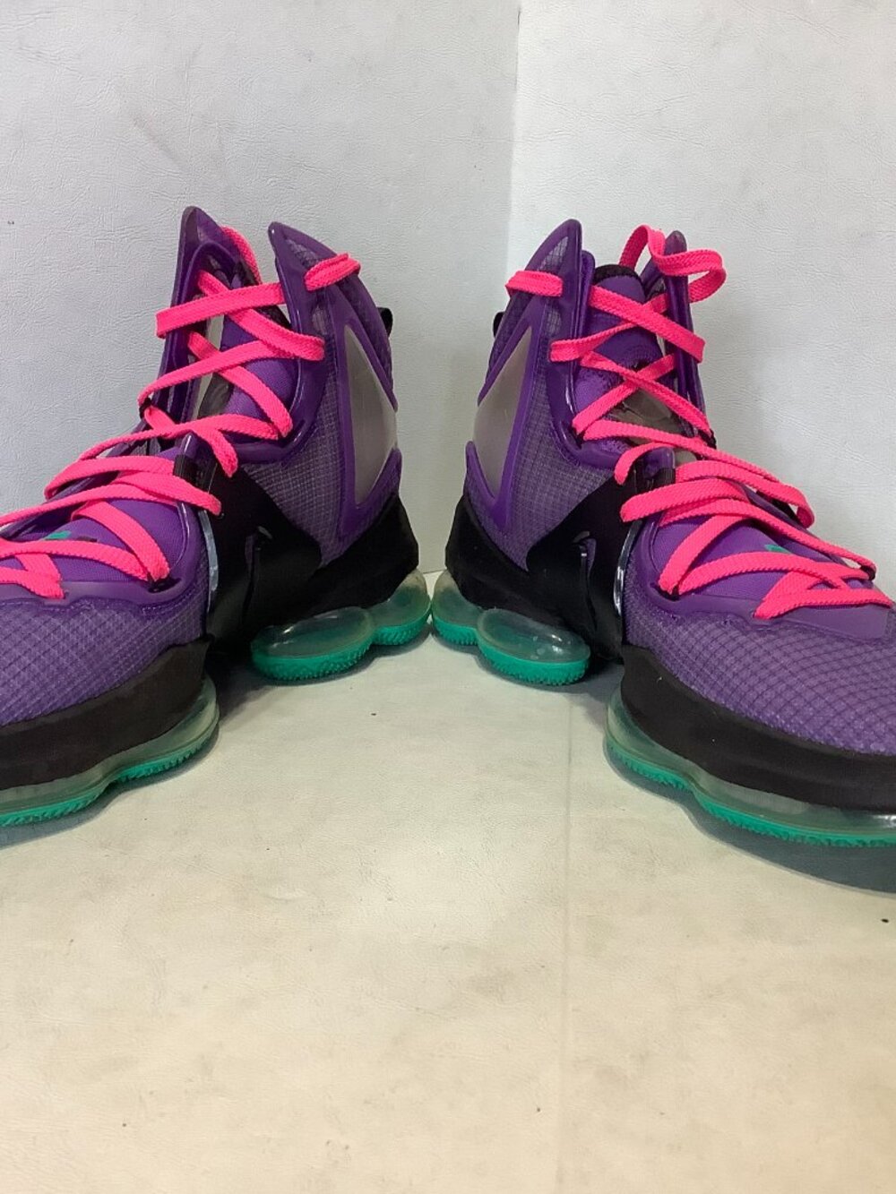 Nike LeBron 19 XIX DJ High Top Basketball Shoes Purple Pink Wild Berry Size 13 - Picture 4 of 12